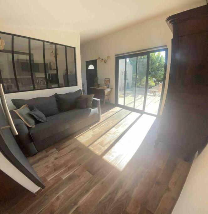 Studio Nimes Ngoại thất bức ảnh